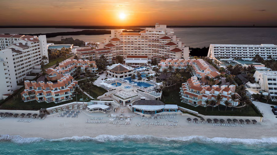 Wyndham Grand Cancun All Inclusive Resort & Villas