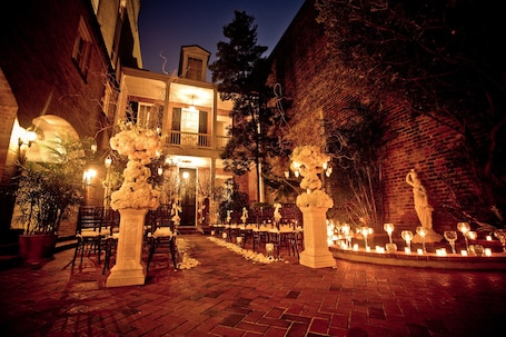 Holiday Inn FRENCH QUARTER-CHATEAU LEMOYNE by IHG