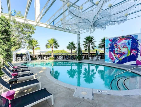 Lorenzo Hotel Dallas, Tapestry Collection by Hilton