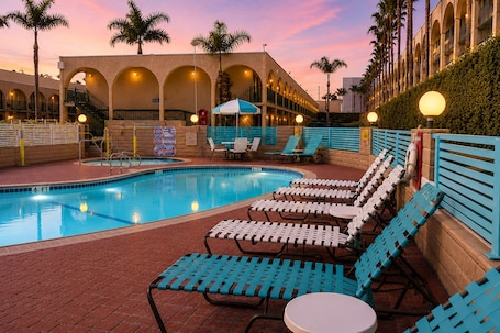 Kings Inn Anaheim at the Park & Convention Center