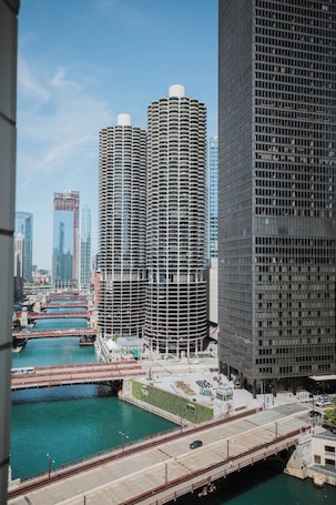 Club Quarters Hotel Wacker at Michigan, Chicago