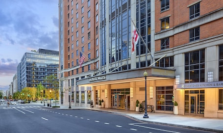 Embassy Suites by Hilton Washington D.C. – Convention Center