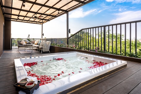 Divalux Resort Spa Bangkok