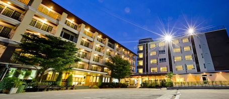 Sinsuvarn Airport Suite
