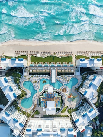 Hilton Cancun Mar Caribe All-Inclusive Resort